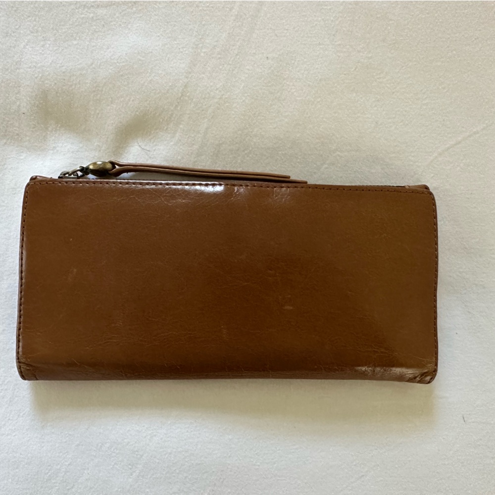 Leather Hobo ‘Donner’ Wallet in truffle